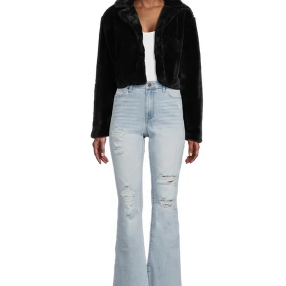 Madden NYC Juniors’ Faux Fur cropped Jacket - Picture 2 of 5